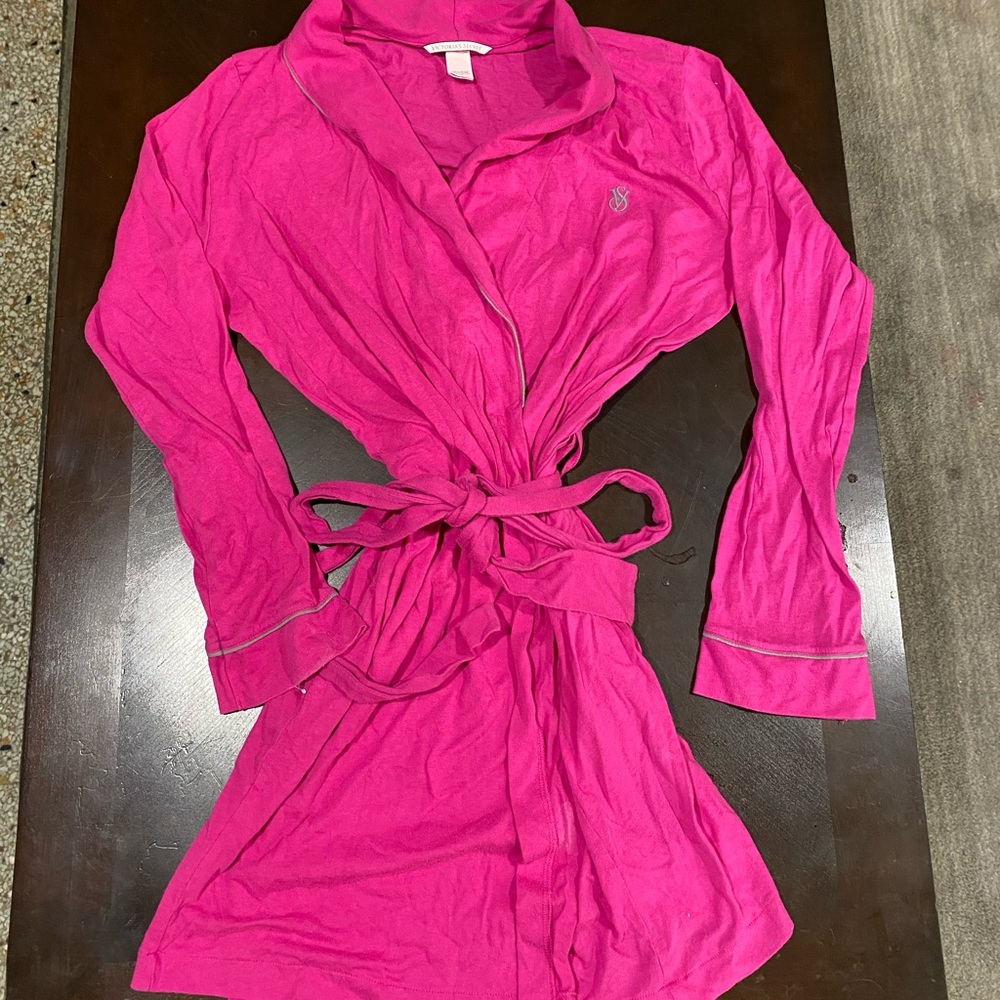 Vs Robe - image 1